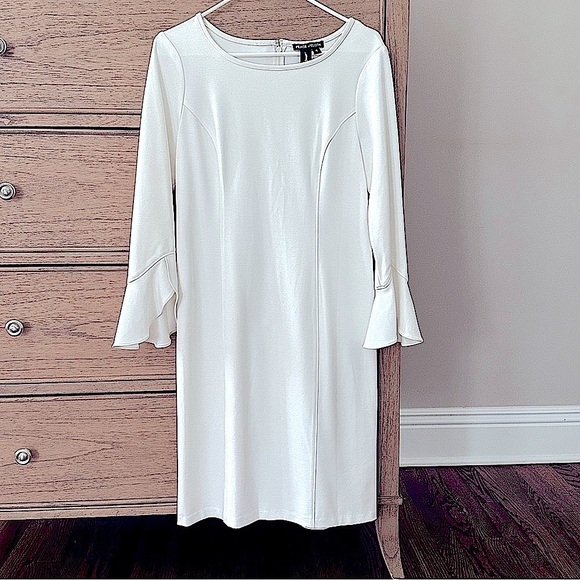 White Mini Dress with bell sleeves - like new! size 4 - Picture 3 of 9